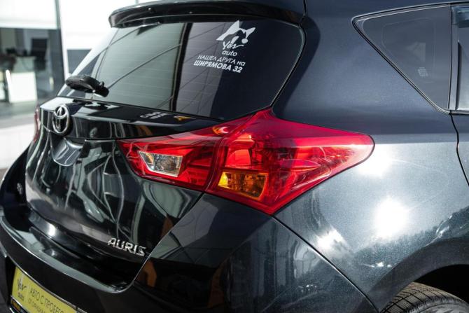 Toyota Auris II с пробегом 2013 года, цена 1 098 000 рублей, 211600 км, хэтчбек, Автокод Объявления