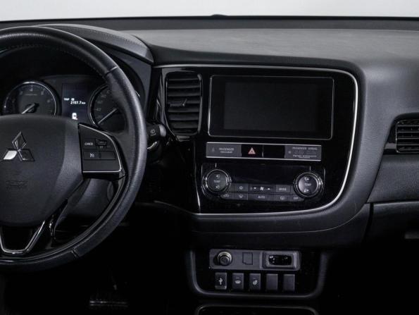 Mitsubishi Outlander III Рестайлинг 3 с пробегом 2019 года, цена 2 590 000 рублей, 37690 км, внедорожник, Автокод Объявления