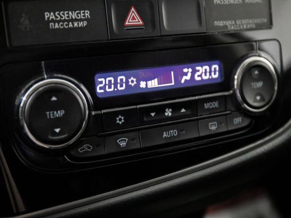 Mitsubishi Outlander III Рестайлинг 2 с пробегом 2017 года, цена 2 130 000 рублей, 194770 км, внедорожник, Автокод Объявления