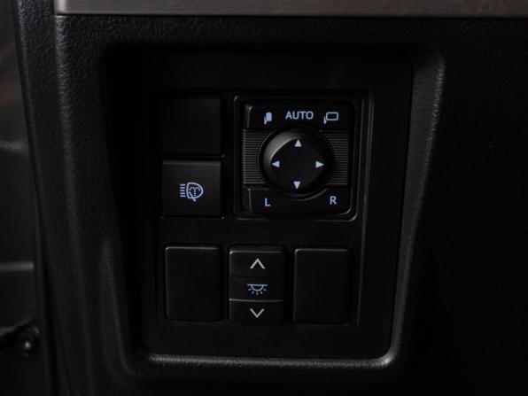 Toyota Land Cruiser Prado 150 Series Рестайлинг 2 с пробегом 2019 года, цена 5 879 000 рублей, 184028 км, внедорожник, Автокод Объявления