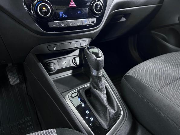 Hyundai Solaris II с пробегом 2019 года, цена 1 299 000 рублей, 146350 км, седан, Автокод Объявления