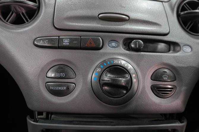Toyota Platz с пробегом 2000 года, цена 379 000 рублей, 300000 км, седан, Автокод Объявления