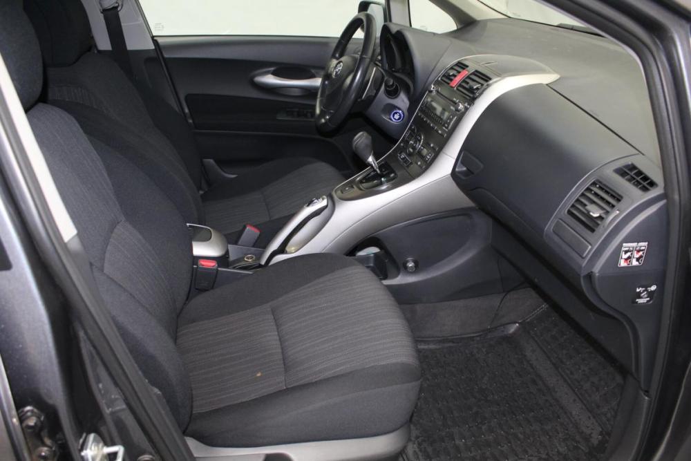 Toyota Auris I Кемерово  - изображение 10