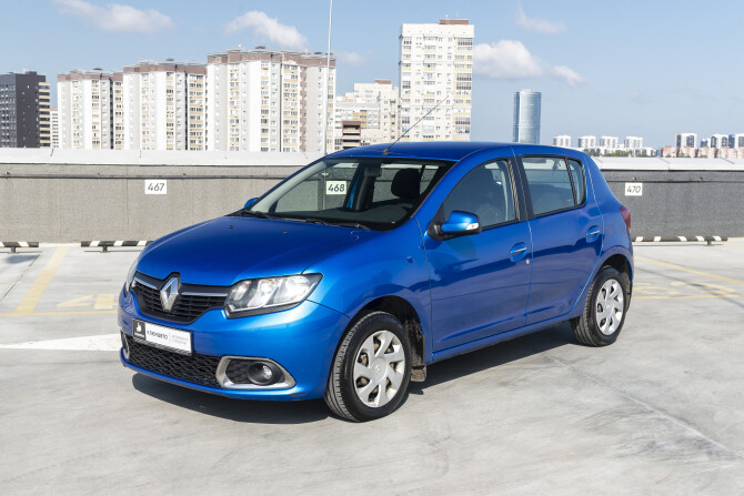 Renault Sandero II с пробегом 2016 года, цена 877 000 рублей, 130000 км, хэтчбек, Автокод Объявления