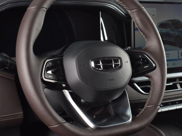 Geely Monjaro I Рестайлинг 2 с пробегом 2026 года, цена 3 999 995 рублей, 49 км, внедорожник, Автокод Объявления