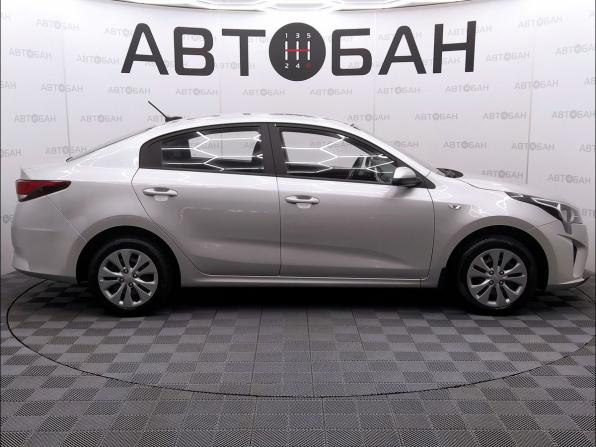 Kia Rio IV Рестайлинг с пробегом 2021 года, цена 1 449 000 рублей, 94500 км, седан, Автокод Объявления