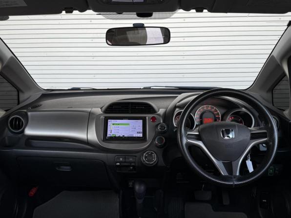 Honda Fit II с пробегом 2012 года, цена 795 000 рублей, 151116 км, хэтчбек, Автокод Объявления