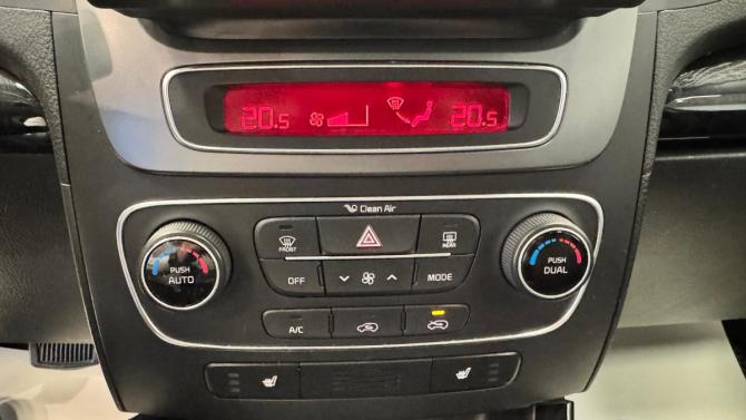 Kia Sorento II Рестайлинг с пробегом 2015 года, цена 1 850 000 рублей, 115085 км, внедорожник, Автокод Объявления