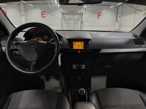 Opel Astra H Рестайлинг с пробегом 2012 года, цена 495 000 рублей, 202405 км, седан, Автокод Объявления