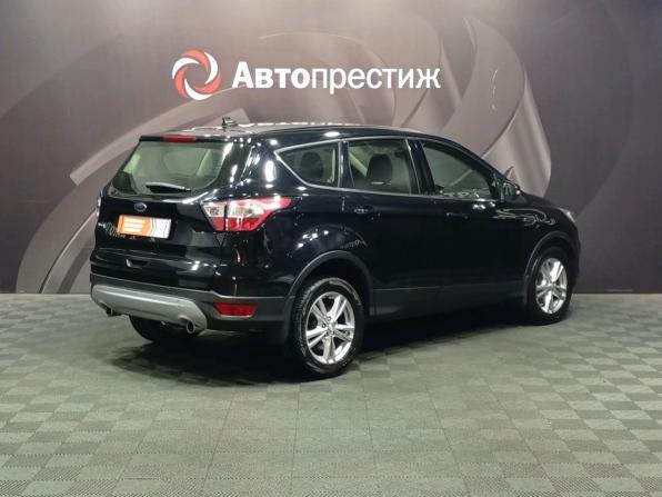 Ford Kuga II Рестайлинг с пробегом 2017 года, цена 1 480 000 рублей, 196000 км, внедорожник, Автокод Объявления