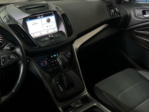 Ford Kuga II Рестайлинг с пробегом 2017 года, цена 1 577 000 рублей, 136402 км, внедорожник, Автокод Объявления