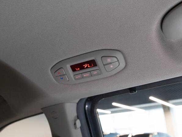 Kia Carnival III с пробегом 2018 года, цена 2 950 000 рублей, 129128 км, минивэн, Автокод Объявления