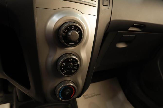 Toyota Yaris II с пробегом 2007 года, цена 639 000 рублей, 288000 км, хэтчбек, Автокод Объявления