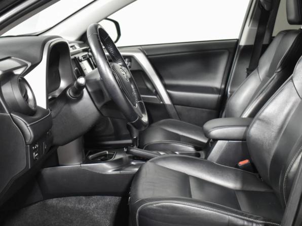 Toyota RAV4 IV (XA40) Рестайлинг с пробегом 2016 года, цена 1 855 000 рублей, 217436 км, внедорожник, Автокод Объявления
