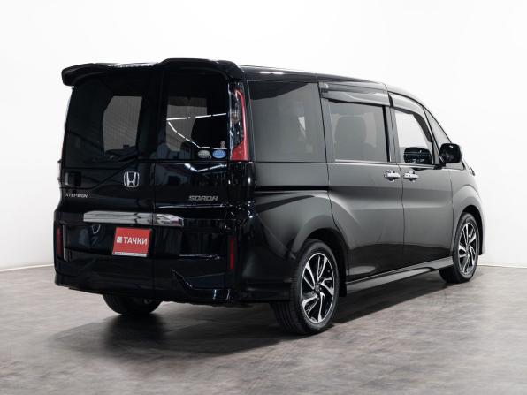 Honda Stepwgn V с пробегом 2016 года, цена 1 890 000 рублей, 131375 км, минивэн, Автокод Объявления
