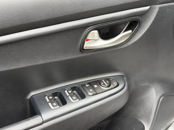 Kia Rio IV с пробегом 2020 года, цена 1 649 000 рублей, 35500 км, хэтчбек, Автокод Объявления