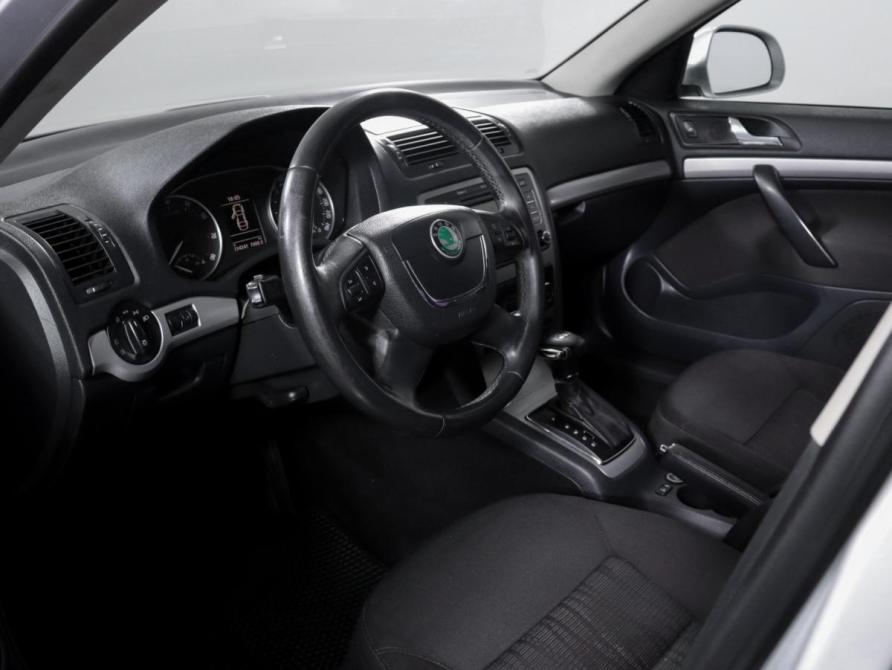 Skoda Octavia II (A5) Рестайлинг Москва  - изображение 14
