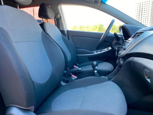 Hyundai Solaris I с пробегом 2012 года, цена 715 000 рублей, 179193 км, хэтчбек, Автокод Объявления