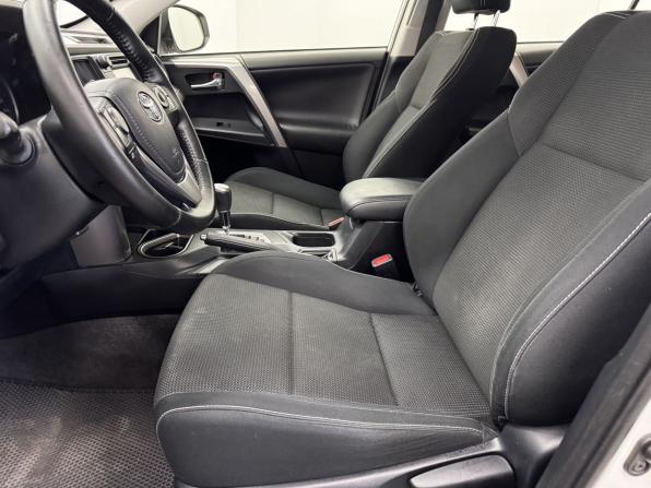 Toyota RAV4 IV (XA40) Рестайлинг с пробегом 2016 года, цена 2 099 000 рублей, 139384 км, внедорожник, Автокод Объявления