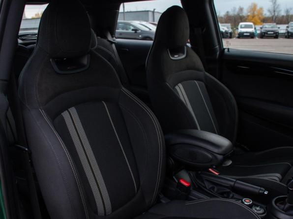 Mini Hatch III (F55/F56) Рестайлинг с пробегом 2020 года, цена 3 097 000 рублей, 87850 км, хэтчбек, Автокод Объявления