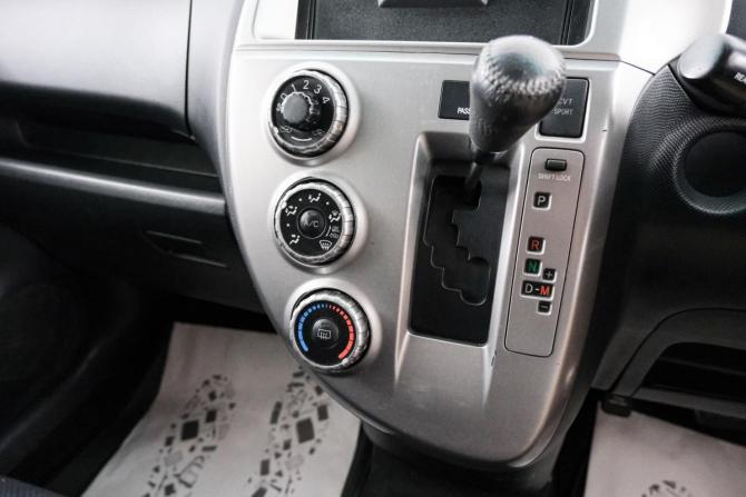 Toyota Ractis I с пробегом 2006 года, цена 629 000 рублей, 174000 км, хэтчбек, Автокод Объявления