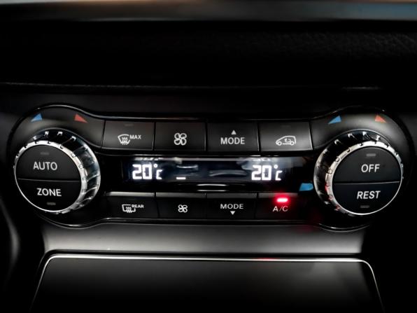 Mercedes-Benz GLA I (X156) Рестайлинг с пробегом 2019 года, цена 3 750 000 рублей, 17042 км, внедорожник, Автокод Объявления