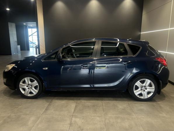 Opel Astra J с пробегом 2010 года, цена 635 000 рублей, 187000 км, хэтчбек, Автокод Объявления