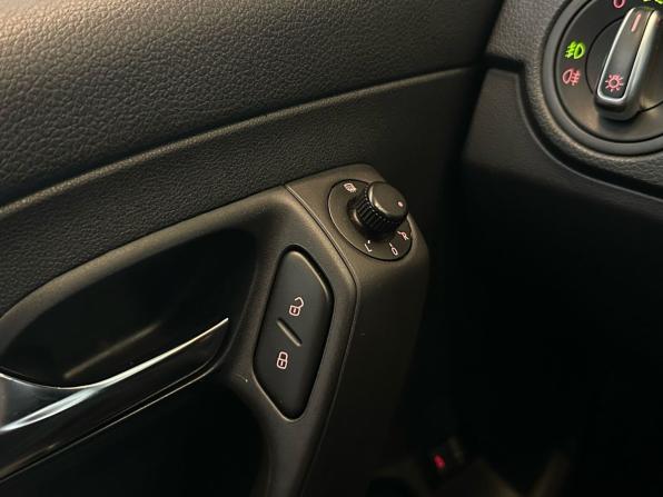 Volkswagen Polo V с пробегом 2013 года, цена 799 900 рублей, 259123 км, седан, Автокод Объявления