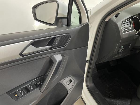Volkswagen Tiguan II с пробегом 2020 года, цена 2 300 000 рублей, 93194 км, внедорожник, Автокод Объявления