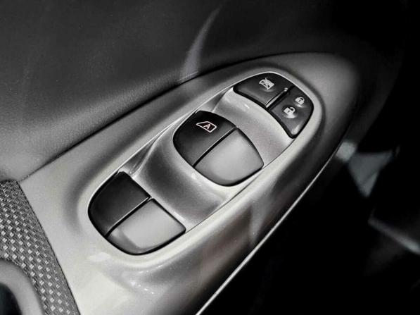 Nissan Juke I с пробегом 2013 года, цена 855 000 рублей, 109018 км, внедорожник, Автокод Объявления