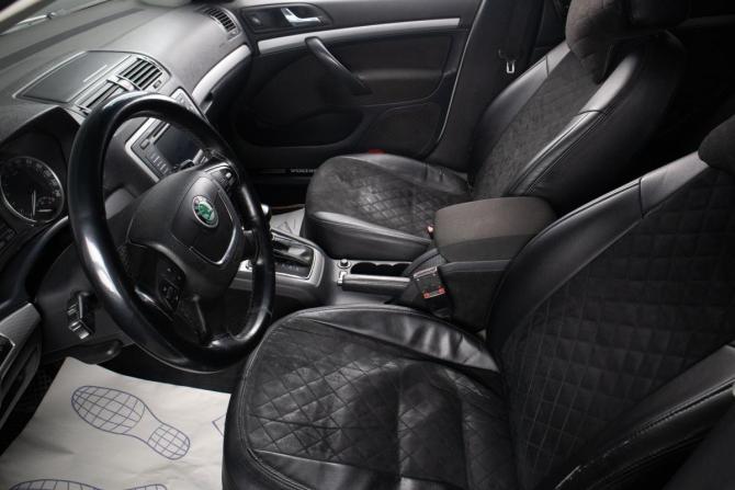 Skoda Octavia II (A5) Рестайлинг с пробегом 2011 года, цена 879 000 рублей, 283000 км, лифтбек, Автокод Объявления
