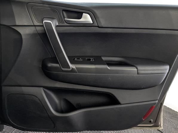 Kia Sportage IV с пробегом 2018 года, цена 1 790 000 рублей, 173070 км, внедорожник, Автокод Объявления