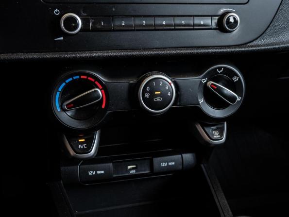 Kia Rio IV Рестайлинг с пробегом 2021 года, цена 1 540 000 рублей, 36928 км, хэтчбек, Автокод Объявления