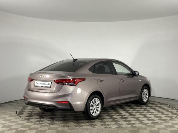 Hyundai Solaris II с пробегом 2018 года, цена 1 385 000 рублей, 131990 км, седан, Автокод Объявления