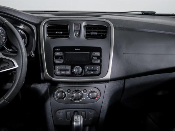Renault Logan II Рестайлинг с пробегом 2022 года, цена 1 250 000 рублей, 111377 км, седан, Автокод Объявления