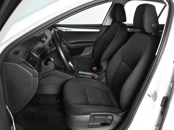 Skoda Octavia III (A7) Рестайлинг с пробегом 2019 года, цена 1 199 000 рублей, 135342 км, лифтбек, Автокод Объявления