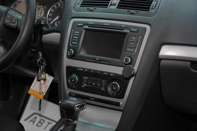 Skoda Octavia II (A5) Рестайлинг с пробегом 2011 года, цена 519 000 рублей, 155455 км, лифтбек, Автокод Объявления