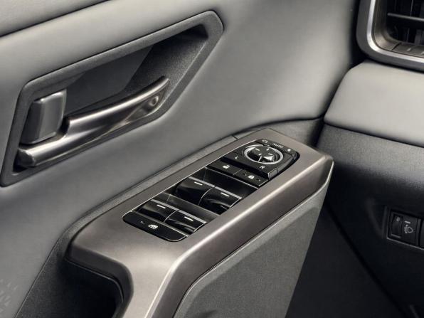 Toyota RAV4 V (XA50) с пробегом 2025 года, цена 3 877 000 рублей, 15000 км, внедорожник, Автокод Объявления