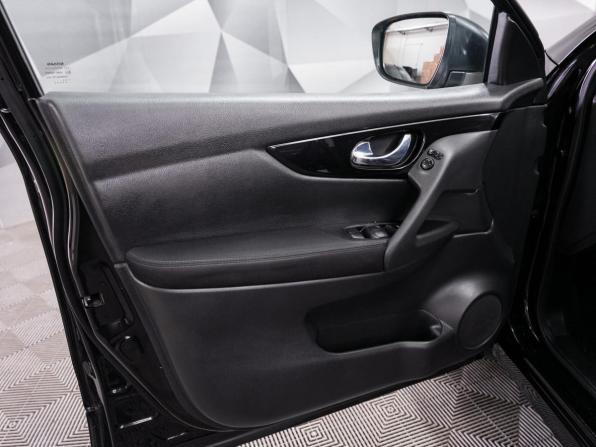 Nissan Qashqai II с пробегом 2017 года, цена 1 694 000 рублей, 158000 км, внедорожник, Автокод Объявления