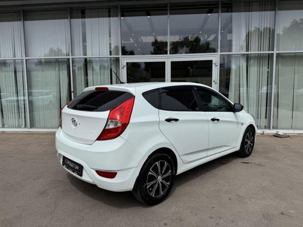 Hyundai Solaris I с пробегом 2012 года, цена 820 000 рублей, 126111 км, хэтчбек, Автокод Объявления