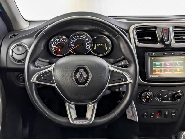Renault Sandero II Рестайлинг с пробегом 2019 года, цена 1 240 000 рублей, 32690 км, хэтчбек, Автокод Объявления
