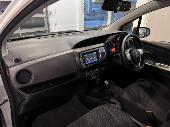 Toyota Vitz III (XP130) Рестайлинг с пробегом 2014 года, цена 670 000 рублей, 205905 км, хэтчбек, Автокод Объявления