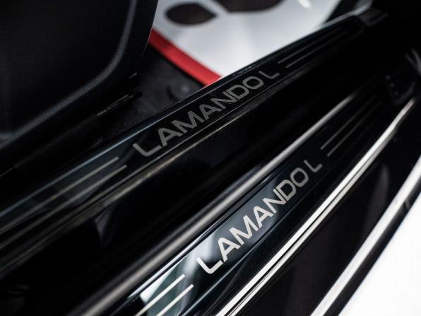 Volkswagen Lamando I Рестайлинг с пробегом 2022 года, цена 2 950 000 рублей, 39911 км, седан, Автокод Объявления