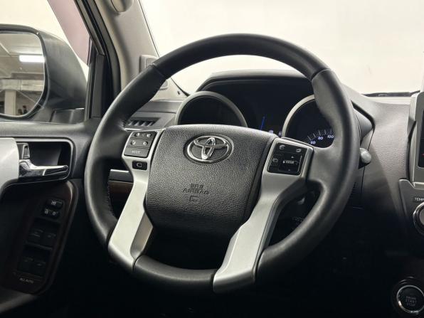 Toyota Land Cruiser Prado 150 Series Рестайлинг 1 с пробегом 2016 года, цена 3 999 000 рублей, 193317 км, внедорожник, Автокод Объявления