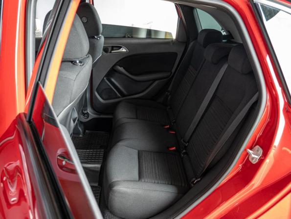 Mercedes-Benz B-Класс II (W246) Рестайлинг с пробегом 2015 года, цена 1 345 500 рублей, 86484 км, хэтчбек, Автокод Объявления