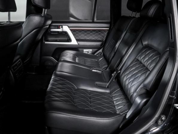 Toyota Land Cruiser 200 Series Рестайлинг 2 с пробегом 2017 года, цена 8 300 000 рублей, 83807 км, внедорожник, Автокод Объявления