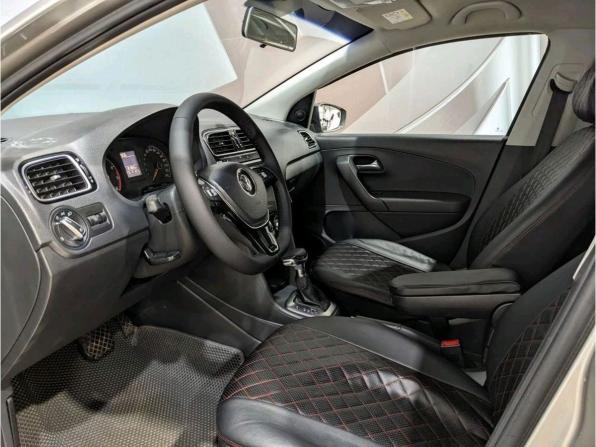 Volkswagen Polo V Рестайлинг с пробегом 2017 года, цена 995 000 рублей, 181000 км, седан, Автокод Объявления