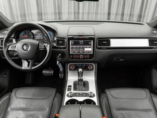 Volkswagen Touareg II с пробегом 2010 года, цена 1 650 000 рублей, 353767 км, внедорожник, Автокод Объявления