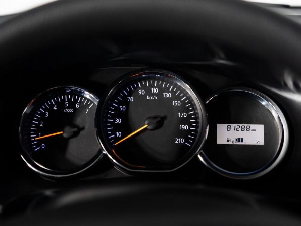 Renault Logan II с пробегом 2017 года, цена 750 500 рублей, 81288 км, седан, Автокод Объявления