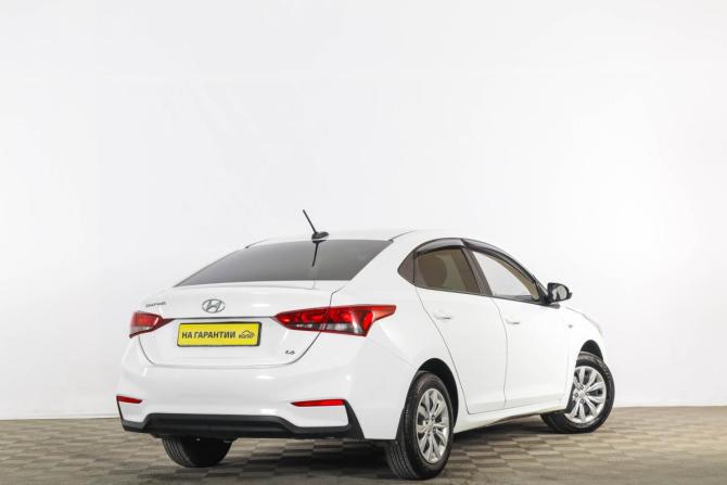 Hyundai Solaris II с пробегом 2019 года, цена 1 379 000 рублей, 121044 км, седан, Автокод Объявления